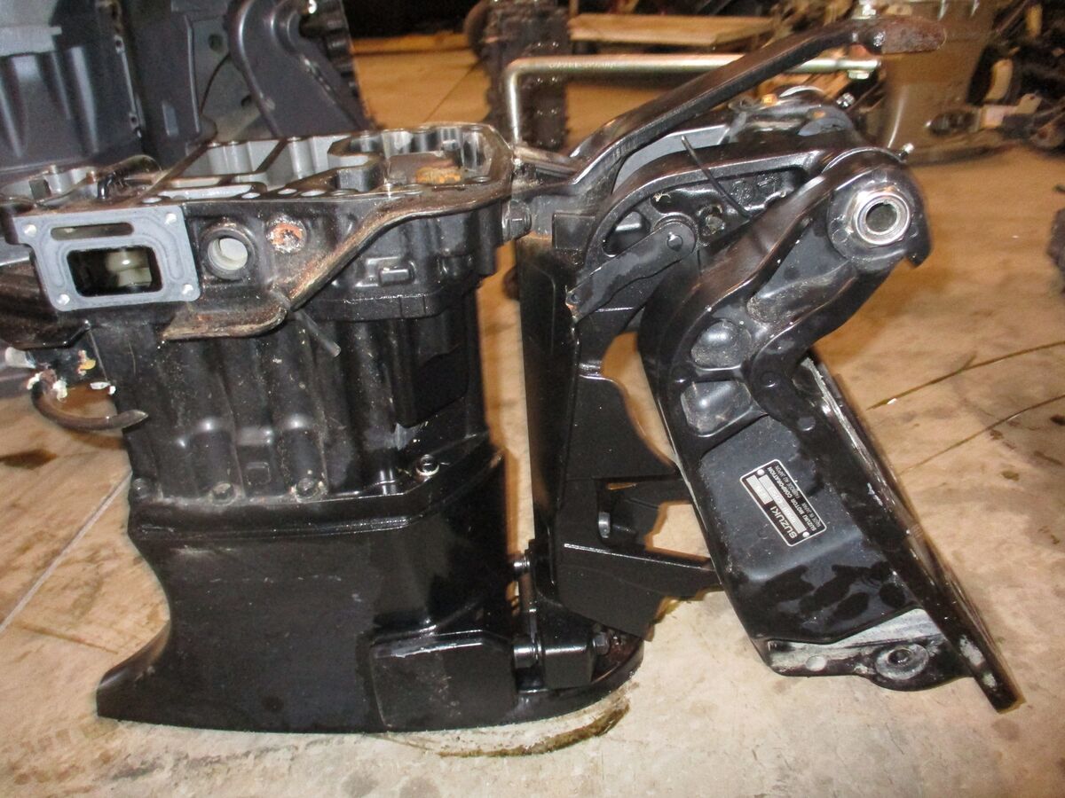 Suzuki DF70 70hp outboard 20 Suzuki DF70 70hp outboard 20