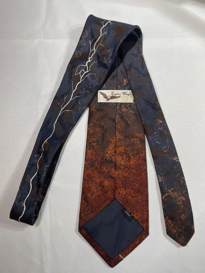 Eagles Wings Rojo Blanco Rayo Golpe Hombre Corbata Cuello "In The Beginning" Foto 3 de 4