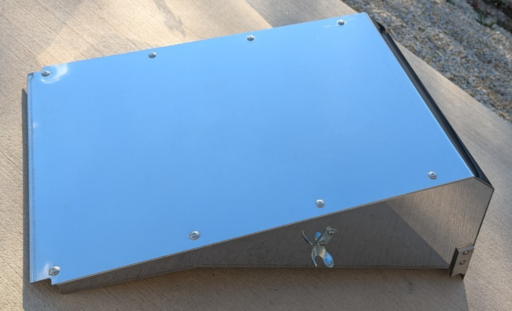 3589174C91 Stainless International Battery Box Cover Lid Assy New with Scratches