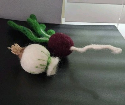 Needle Felted Wool  Vegetables Handmade Felt Onion & Raddish 