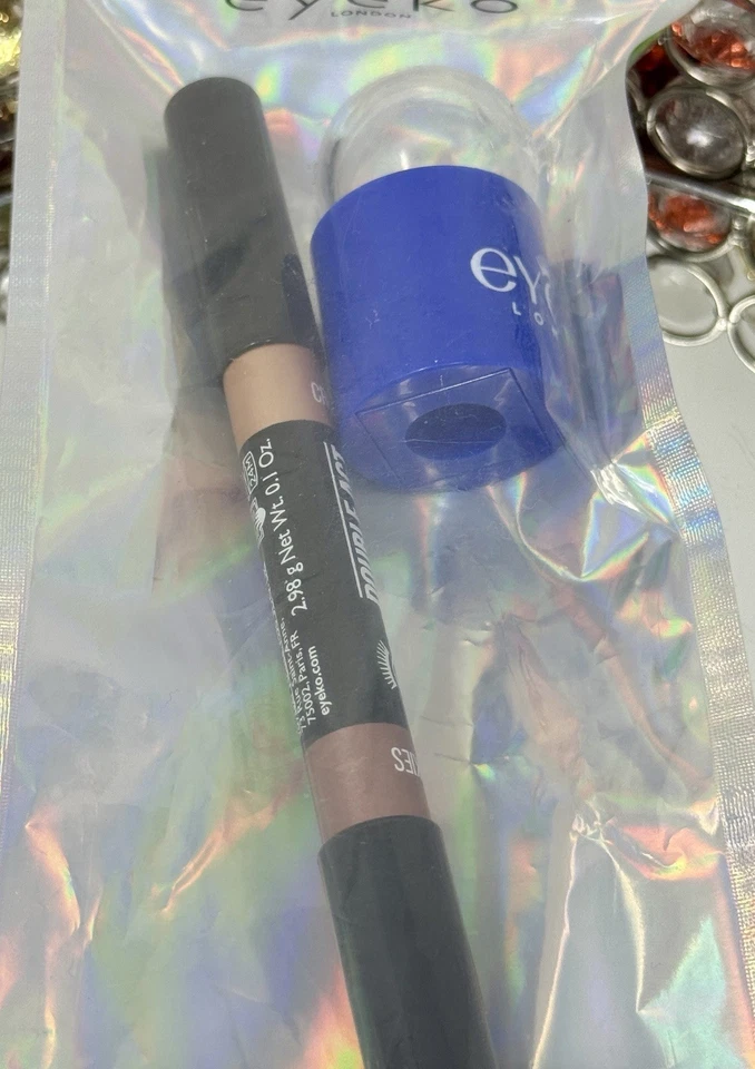 Eyeko Double Act Shadow Stick w/Sharpener Cookies & Cream 2.98g/0.1oz NEW - Image 3 of 4