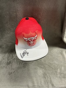 Chicago Bulls Hat Signed By Bill Wennington.
