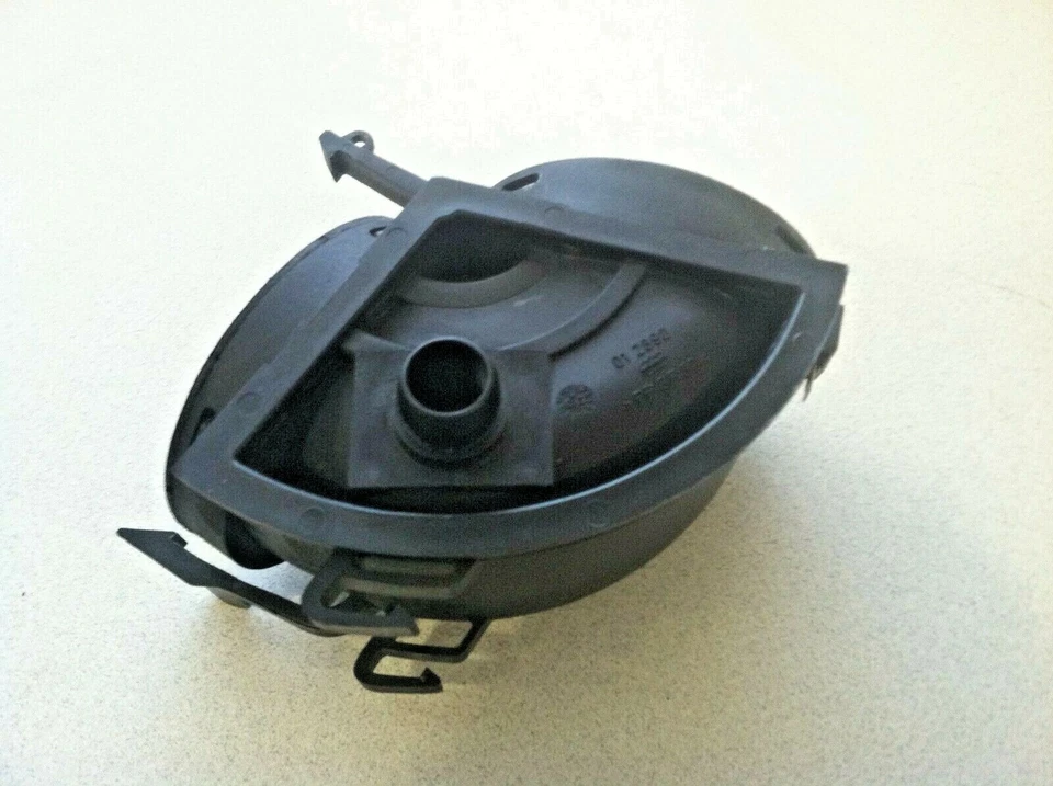 2002-2009 MERCEDES-BENZ E500 W211 ~ INTAKE LINE AIR DUCT HOUSING - Image 2 of 4