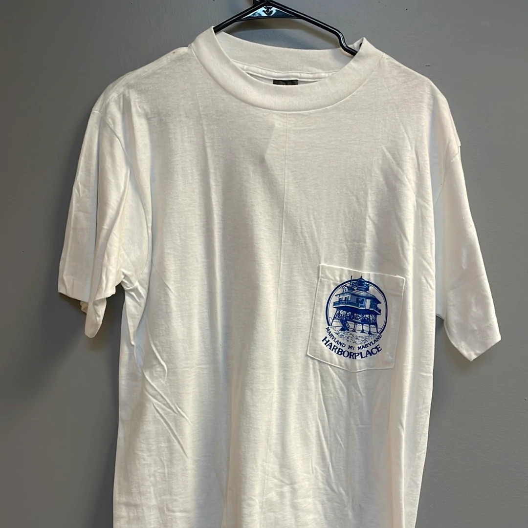 Vintage Anvil Harbor Place Graphic White Short Sleeve T