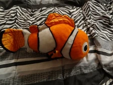 DISNEY STORE FINDING NEMO PLUSH AND DORY GENTLY USED