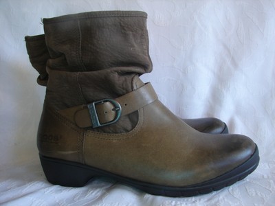 bogs cassie low rain boots