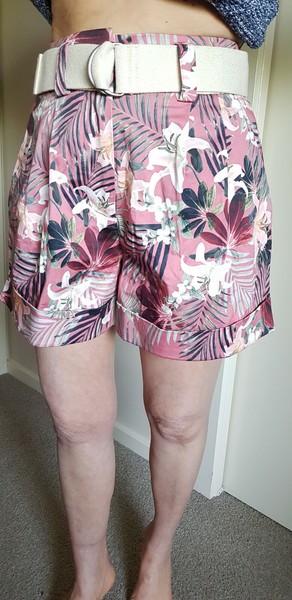 Pink PORTMANS leave jungle shorts size 8 w taupe belt to dress up or casual wear