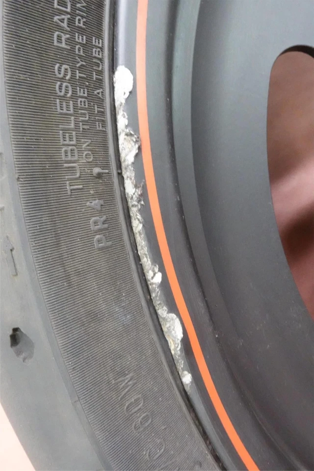 Llanta delantera especial Harley VRSCDX Night Rod 2007-2011 120/70 ZR19 Foto 2 de 4