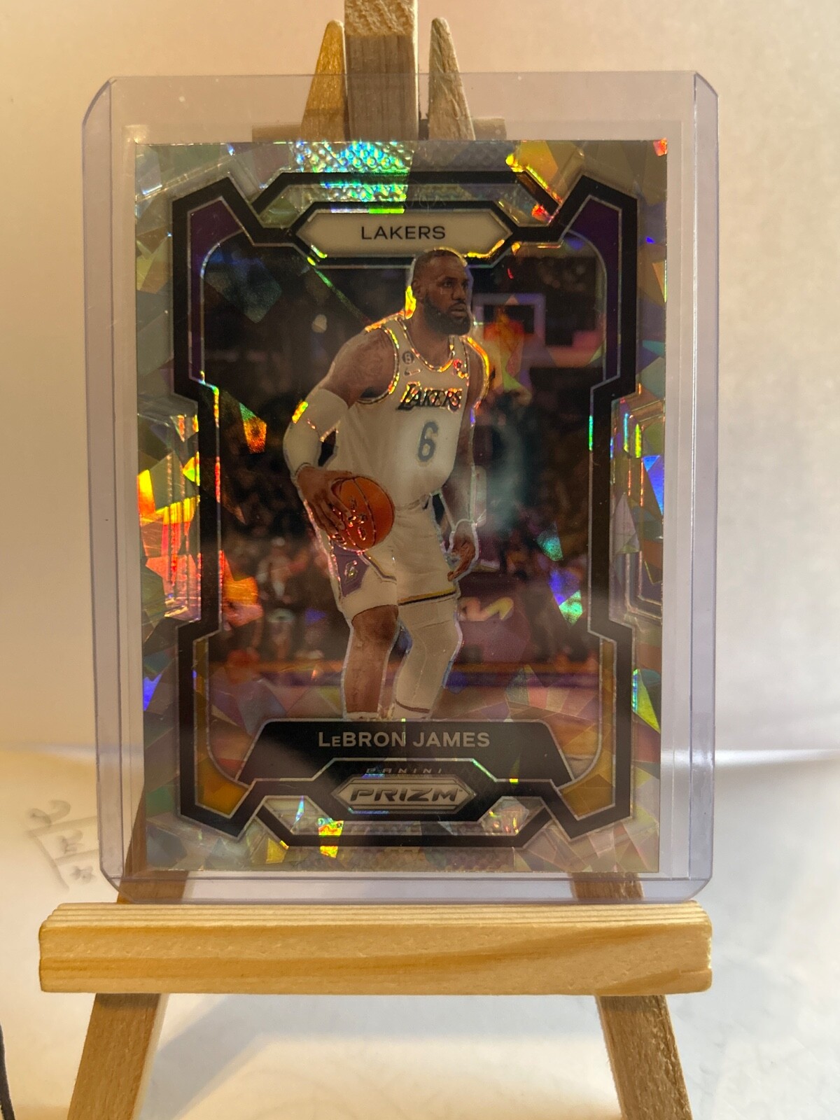 2023-24 PANINI PRIZM LEBRON JAMES #63 SILVER CRACKED ICE PRIZM SP LAKERS