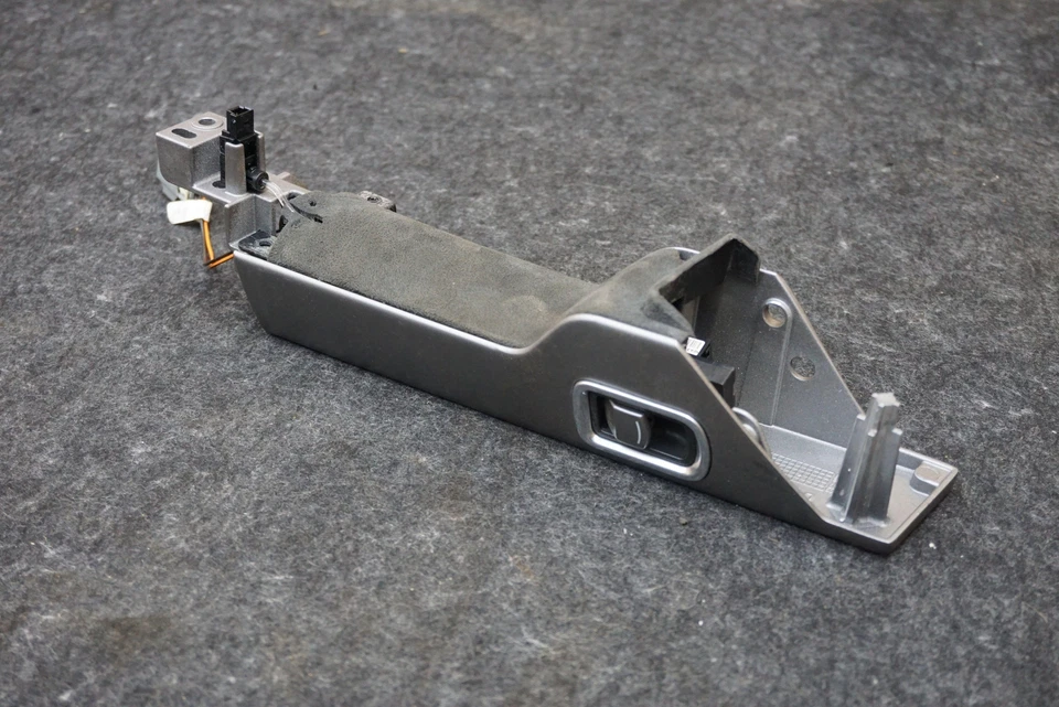 左后内门把手总成 Oem Ad43-22617-ag 阿斯顿·马丁 Rapide 11 — 第 4/4 张图片