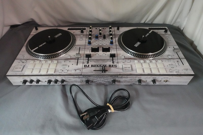 RANE ONE SERATO 2 DECK DJ CONTROLLER BUILT IN MIXER W/SKIN COVER * NO LEGS*