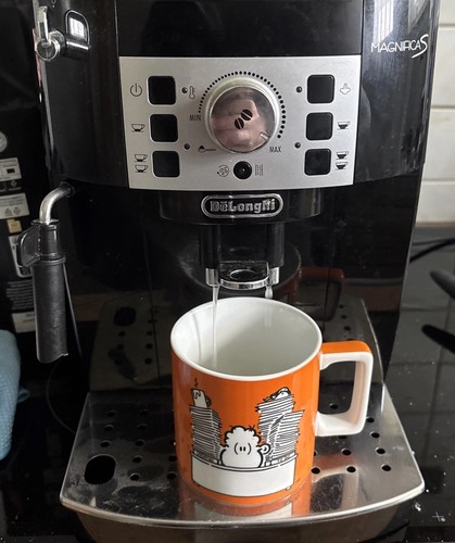 DELONGHI Magnifica S ECAM21.116.B Kaffeevollautomat