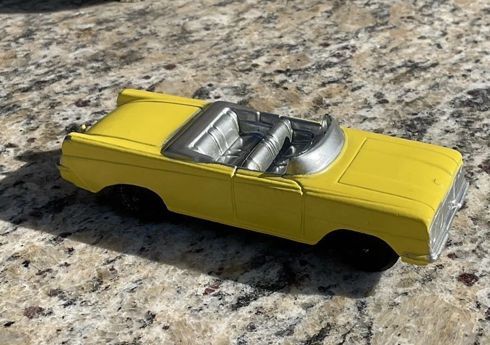 TootsieToy 1959 Vehicle Year Vintage Manufacture Diecast Cars for