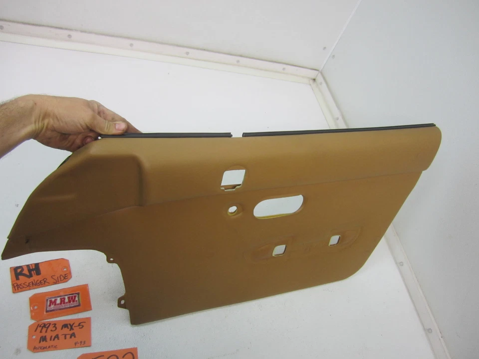 PAINEL DE PORTA LADO DIREITO DO PASSAGEIRO TAN para MAZDA MIATA MX-5 90 91 92 93 94 95 96 97 - Imagem 2 de 3