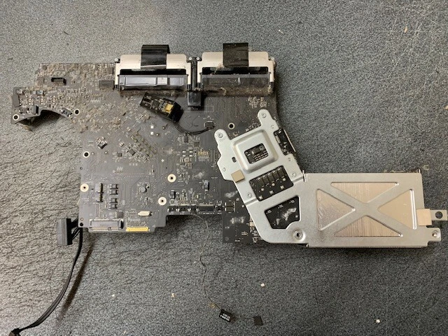 Apple iMac 21.5" A1311 Scheda Logica 631-1335 820-2784 - A i3 3.06Ghz - Immagine 2 di 2