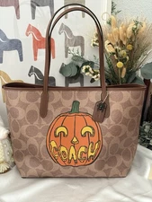 NWT Coach City Tote Bag Signature Canvas Halloween Print CCE70 Gold/Tan 2025