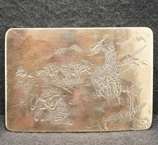 WL13144 VINTAGE 1970s  OLD WEST SCENE  COWBOY RIDING HORSE MENS BELT BUCKLE