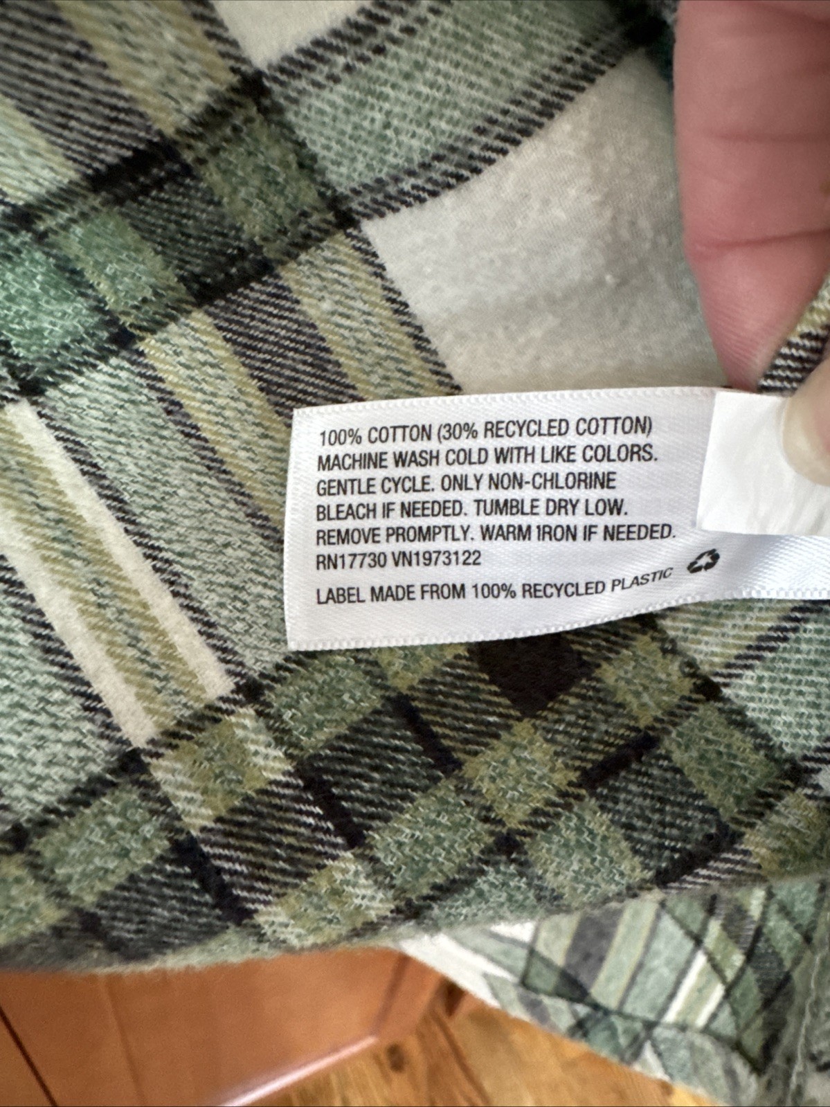 Universal Thread Flannel - image 4