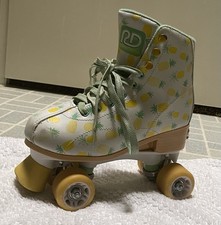 Roller Derby Youth Pineapple Pattern Quad Roller Skates Green Laces Size 3-6