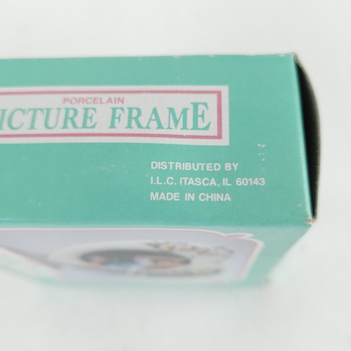 Heart Shaped Porcelain  Frame White w/Pastel Floral Design Round Picture - Picture 9 of 9