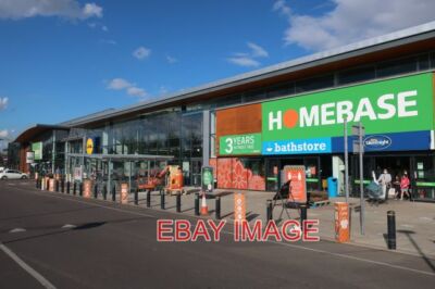 PHOTO  HOMEBASE AND LIDL CAMBRIDGE RETAIL PARK THE HOMEBASE IS SHRINKING BUT STI