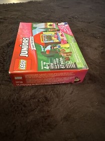 LEGO Juniors 10738 Snow White's Forest Cottage- New in Box