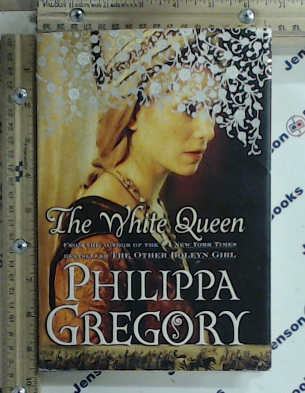 The White Queen A Novel [The and Tudor Novels] [ Gregory