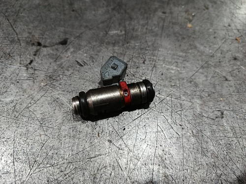 VW Polo Lupo Golf Ibiza 1,4 16V 55kW 75PS Einspritzdüse Düse Injektor IWP058