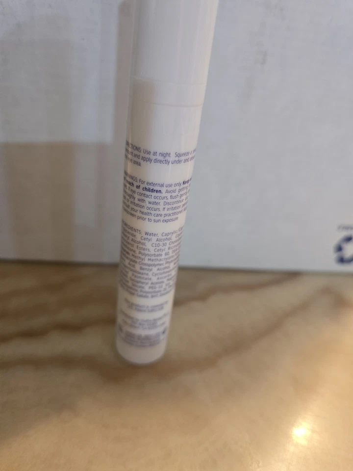 Crema de rescate de ojos Jane Seymour Natural Advantage Foto 2 de 3