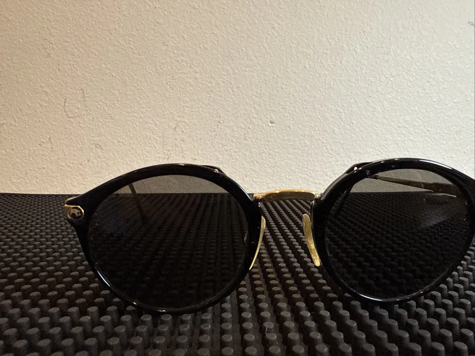 Gafas de sol vintage San Remo by Gargoyles - llantas redondas - negras y doradas - raras Foto 3 de 4