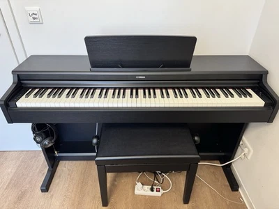 Yamaha P-165 B