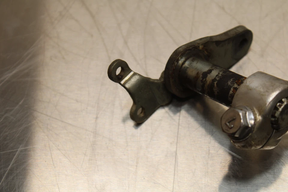 86 SUZUKI GS750ES PEDAL FRENO TRASERO DERECHO BB140 Foto 2 de 4