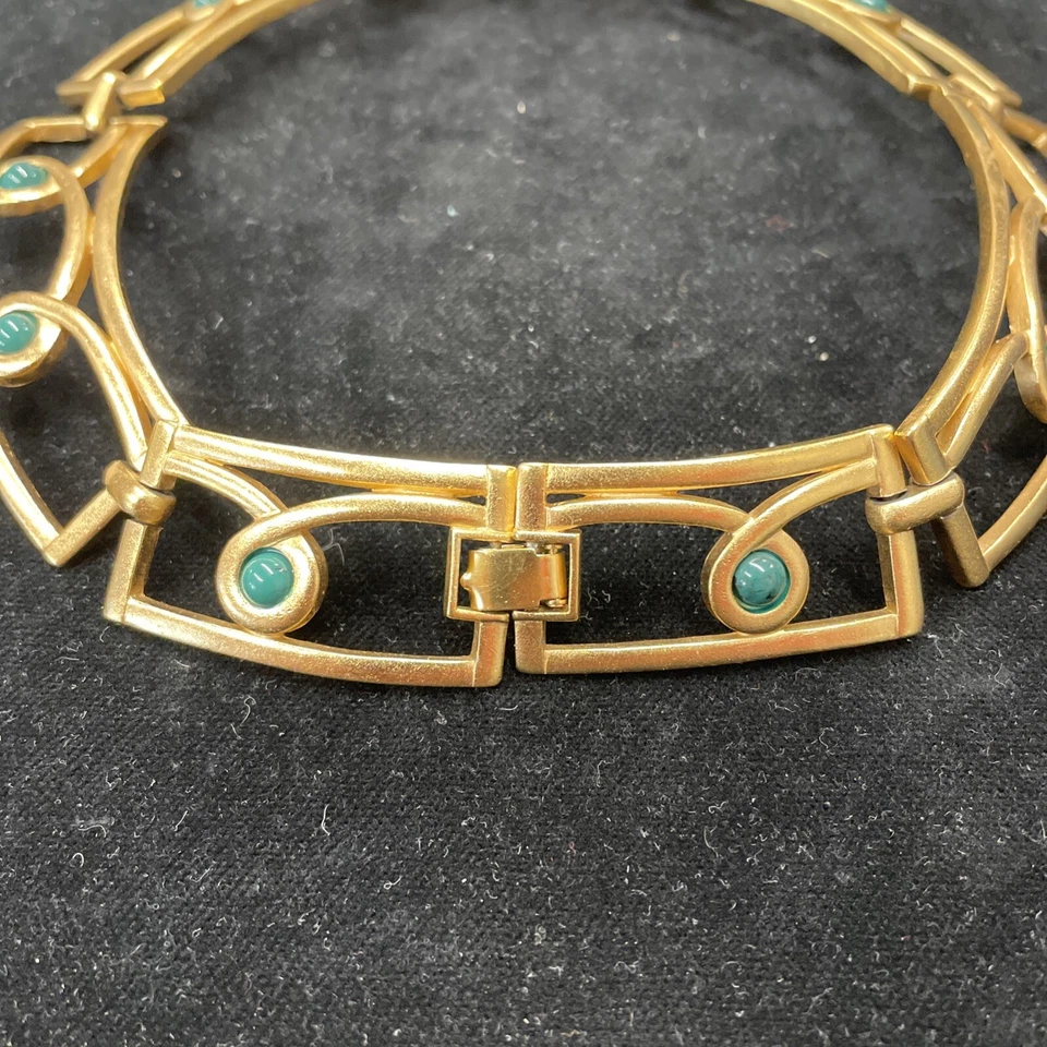 Collar Monet etrusco satinado dorado vinculado cuentas verdes Foto 3 de 4