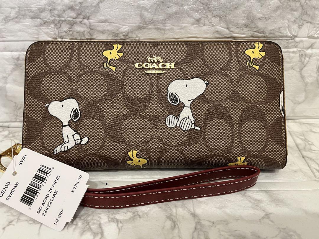 スヌーピー　coach COACH x PEANUTS Long Zip around Wallet Snoopy Woodstock Khaki