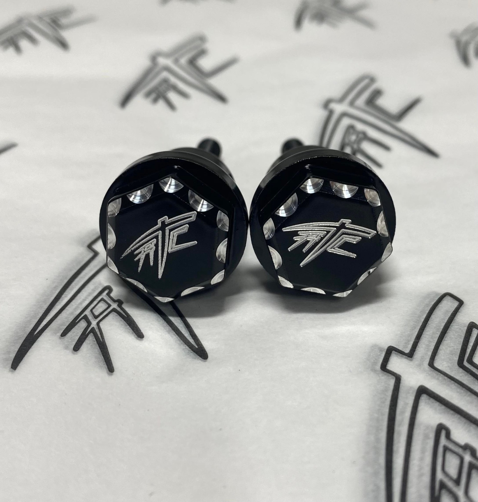 BLACK DIAMOND CUT ENGRAVED LOWER SIDE FAIRING BODY BOLTS 99-22 SUZUKI HAYABUSA