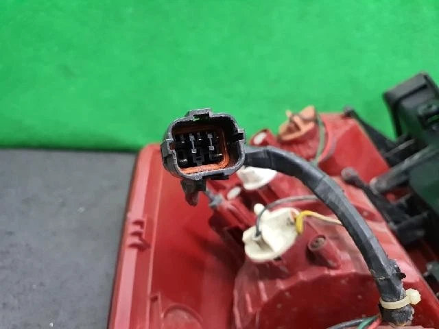 KIA Rondo 2011 luz trasera derecha nueva Foto 4 de 4