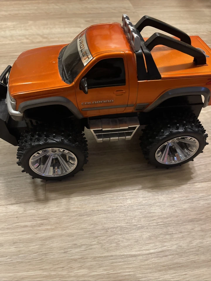 Vintage 2000 Tyco RC Chevrolet Colorado 4x4 Pick Up Truck Z71 Orange No Remote - Image 2 of 4