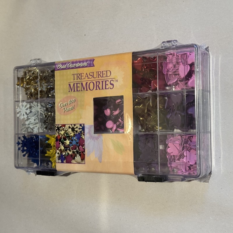 Treasured Memories Nicole Crafts Classic Eyelet Assortment 800 pieces NIB STARS