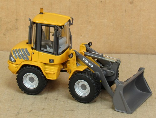 Motorart 300035 - Volvo L30B Wheeled Loader - 1:50 Scale (no box)