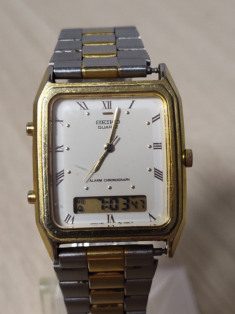 Vintage Seiko Mens Watch 29mm Ana Digi Alarm Chronograph H610-5280 R0 Japan Mov Vintage Seiko Ana/Digi Hammered Case Chrono-Alarm Japan  main image 4