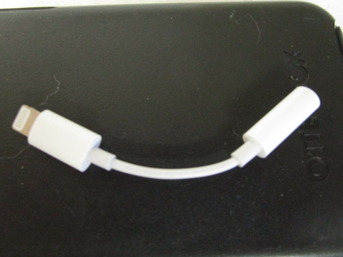 Genuine Apple Lightning to mm Headphone Jack Adapter iPhone 13
