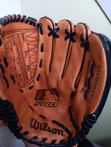 Wilson Pro 500 11 Inch A0500 Dual Hinge Right Hand Throw Nice