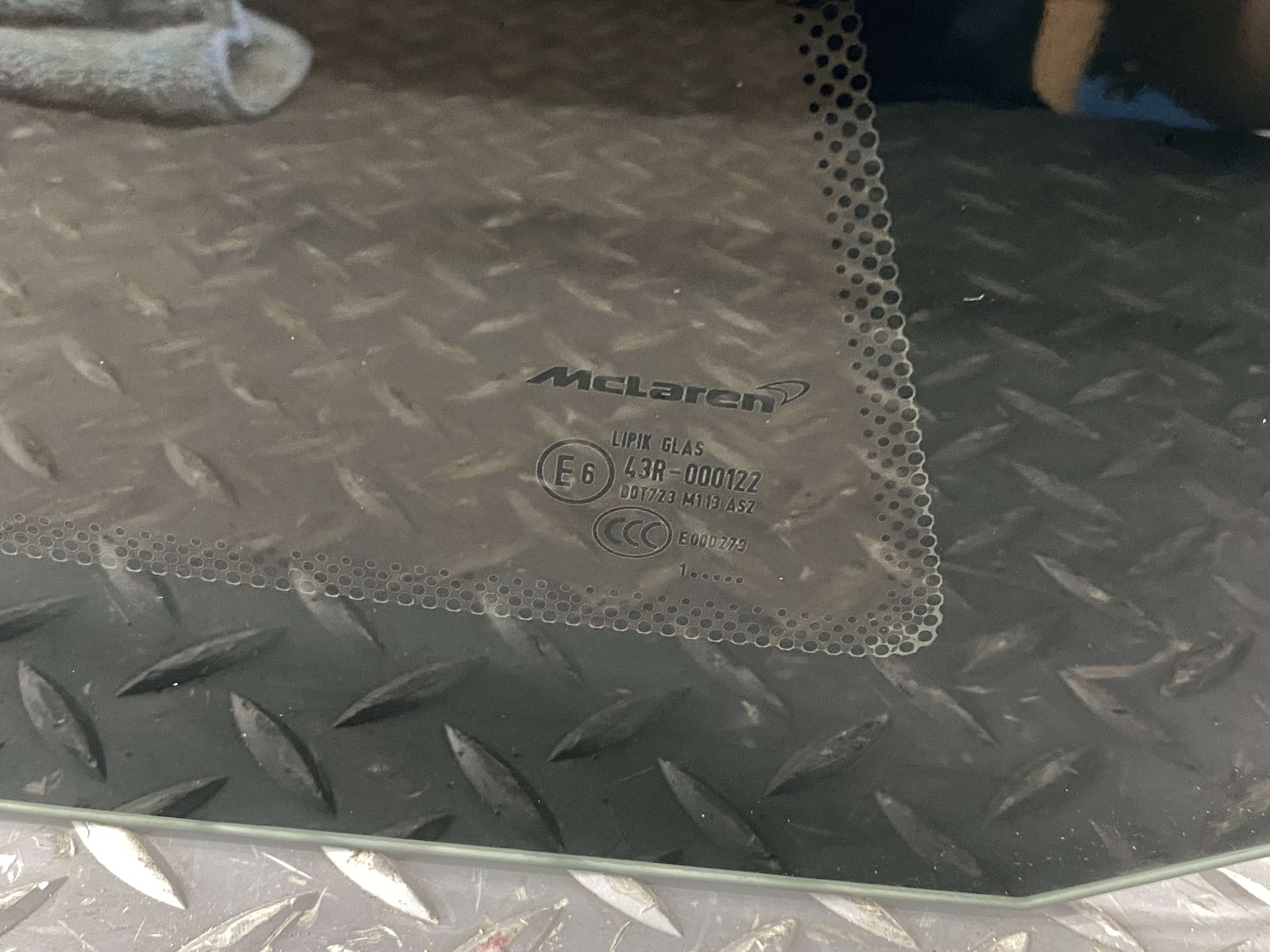 McLaren GT 2020-2023 Rear Right Quarter glass