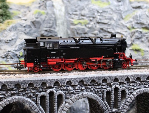Liliput 131201 escala H0 - locomotora de vapor BR 84 002 DR Ep III - EMBALAJE ORIGINAL - con decodificador | Zustand: Gebraucht