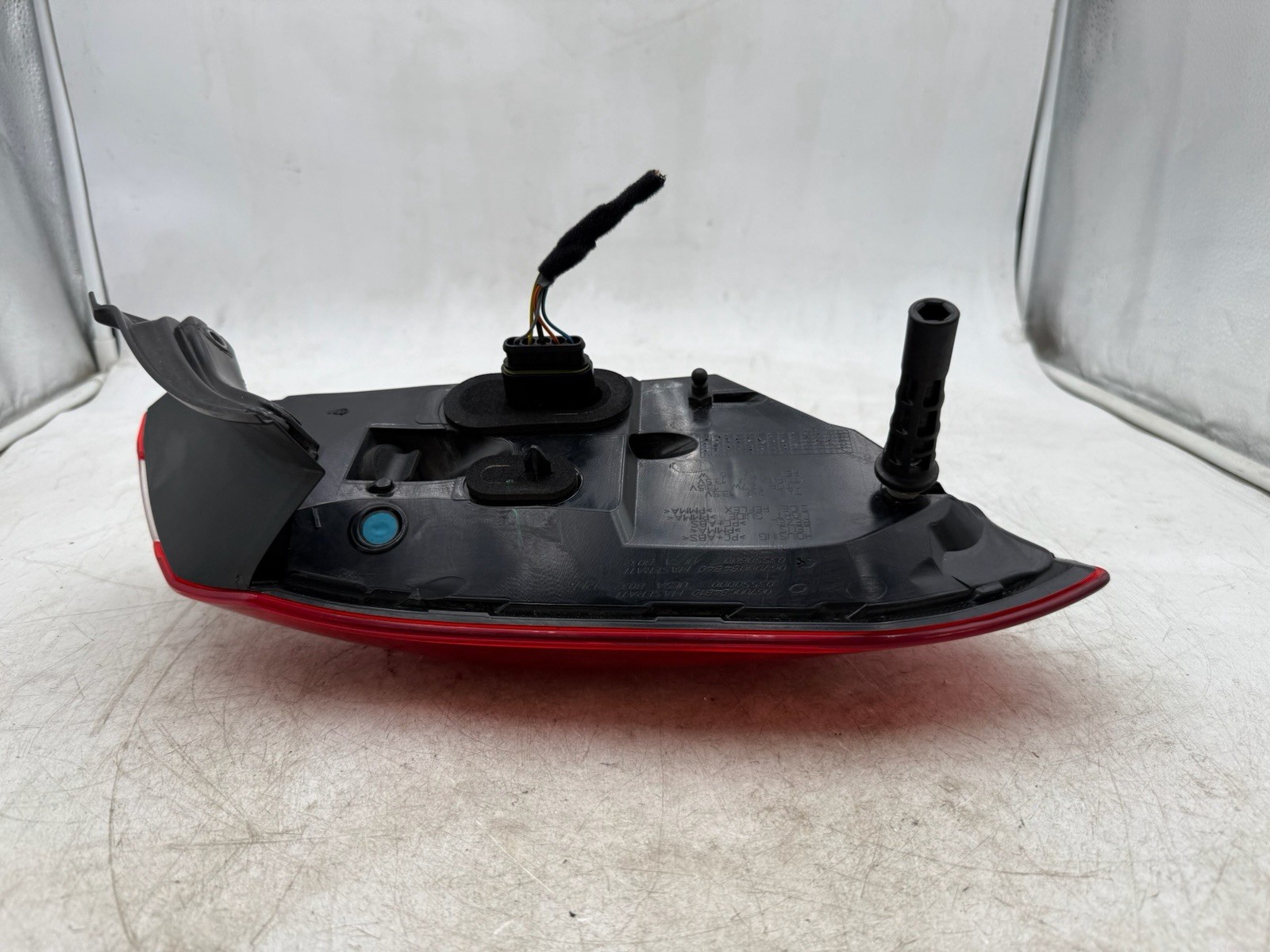2014-2019 MASERATI GHIBLI RIGHT PASSENGER REAR OUTER TAILLIGHT OEM 45k