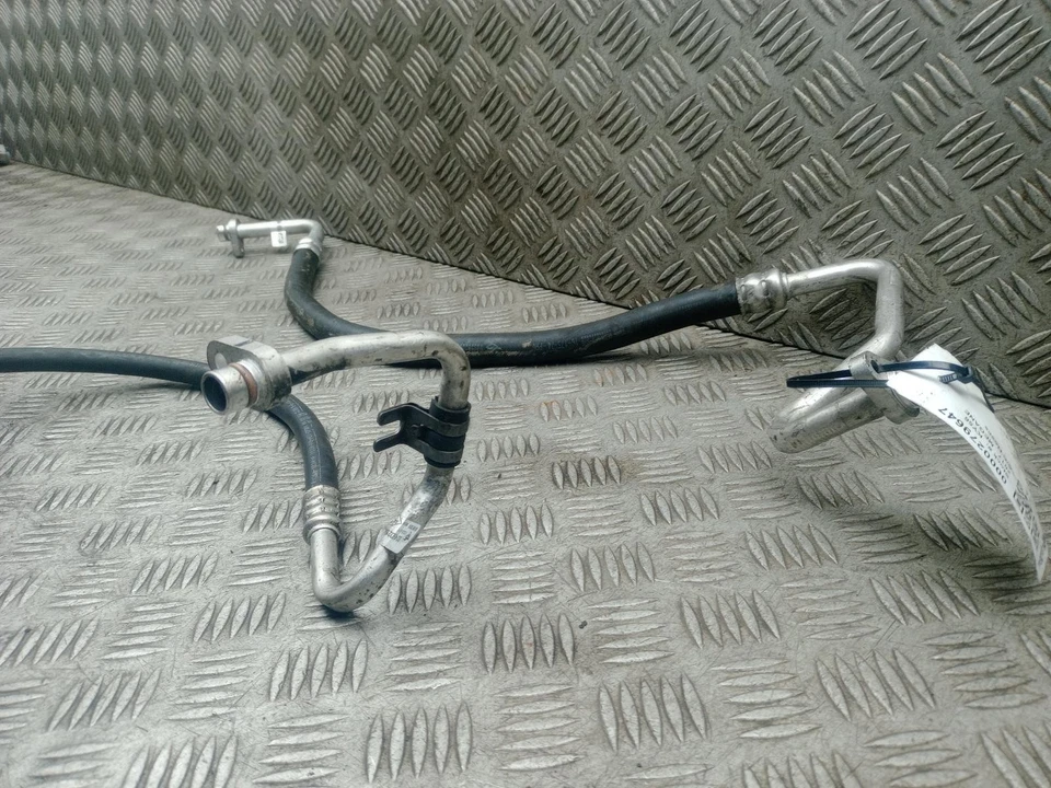 MANGUERA TUBO AIRE ACONDICIONADO RENAULT MEGANE AC 924902151R MK4 2016-2022 Foto 3 de 4