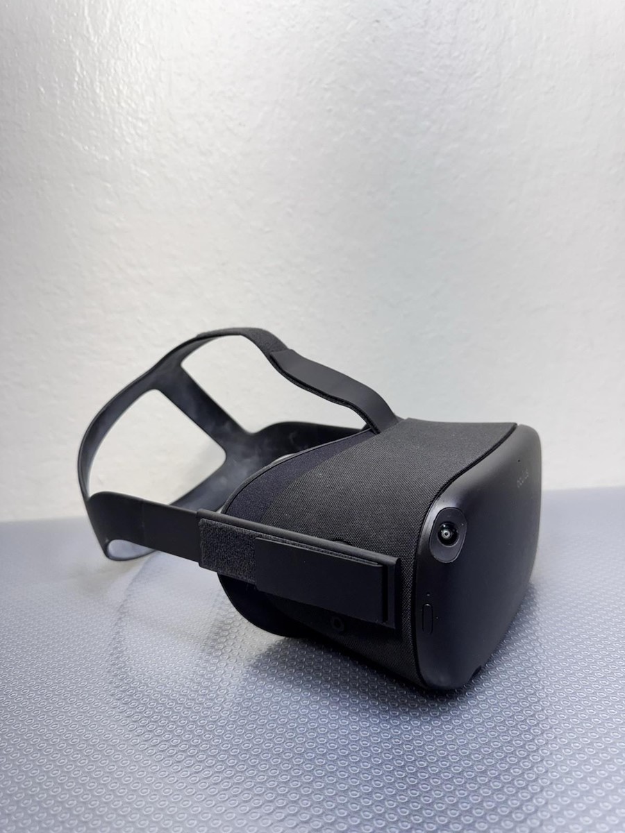 Meta Oculus Quest 1 64GB - Virtual Reality HEADSET ONLY - w/ Cabel