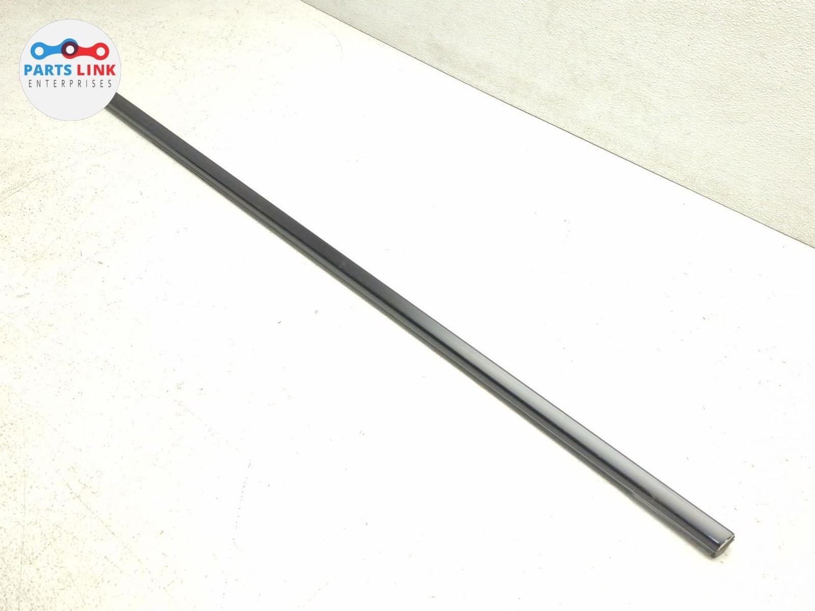 2016-20 BENTLEY BENTAYGA REAR LEFT DOOR TRIM MOLDING STRIP APPLIQUE BLACK 636