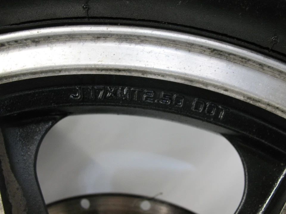 Kawasaki KZ1000 1979 rueda trasera 17 pulgadas Foto 2 de 4