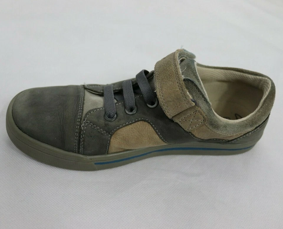 Clarks Round Toe Leather Boys Sneakers Shoes Grey Junior 4.5 Wide US - Image 4 of 4
